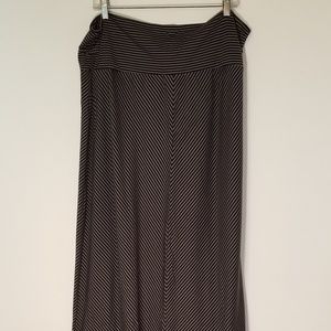 Old Navy maternity maxi skirt